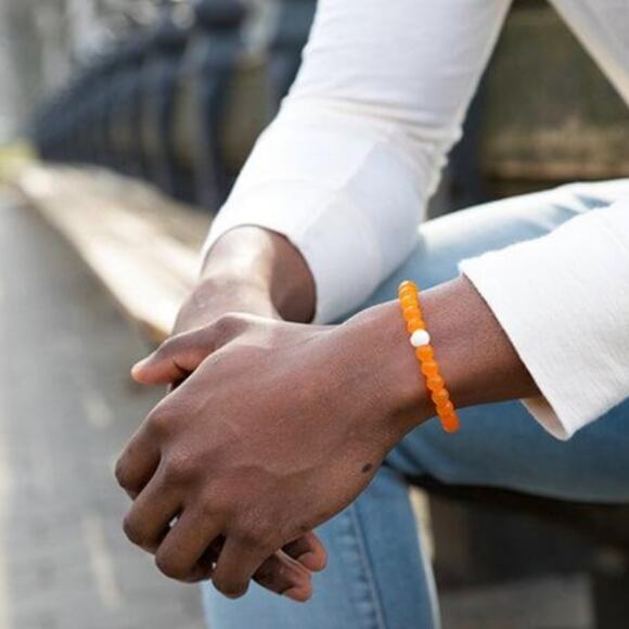 Lokai Bracelet Size Large NWT Orange with Black Bead Nami Collaboration - Picture 5 of 11